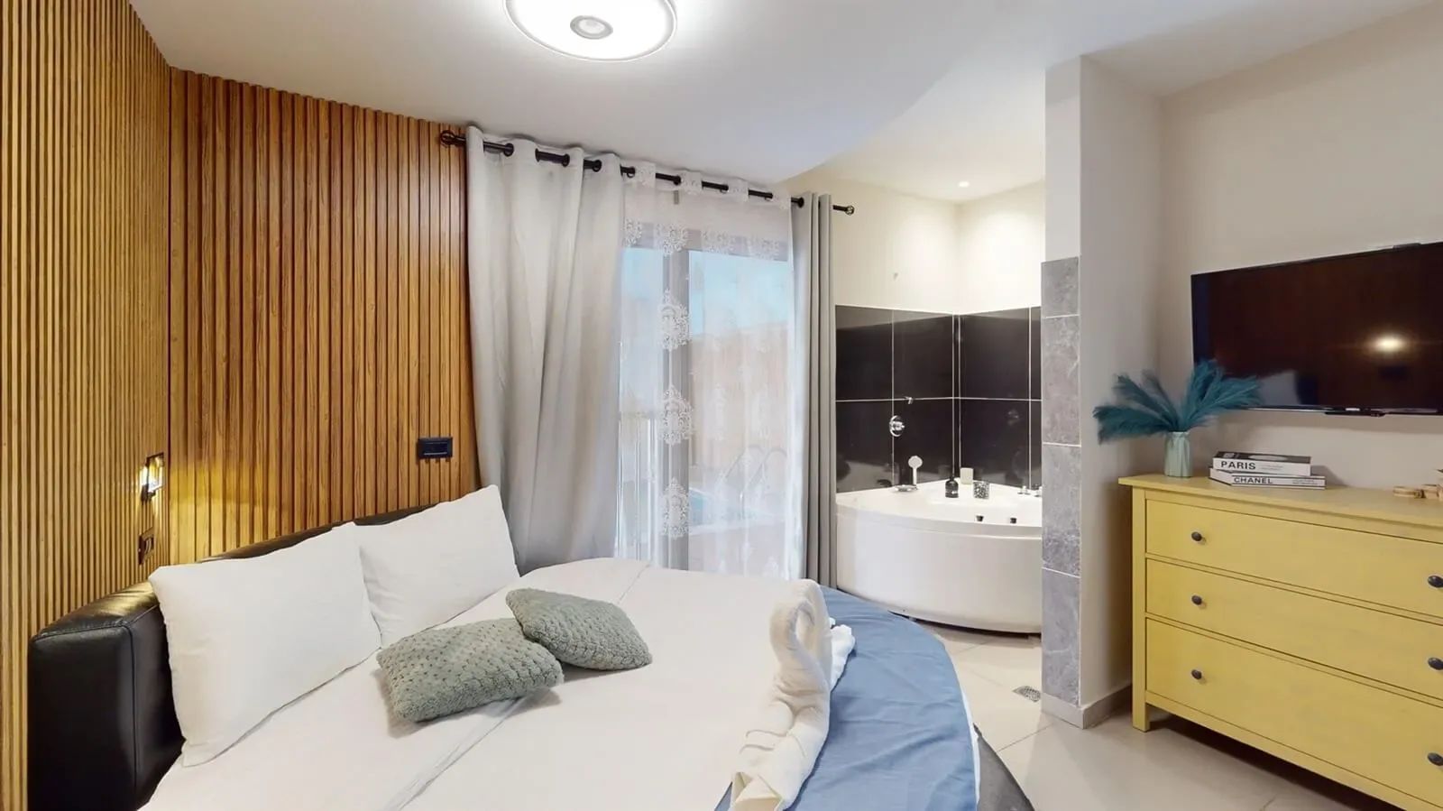 Richmond Had-Nes Mansion - Luxury hospitality complex, 2 suites and a penthouse 3