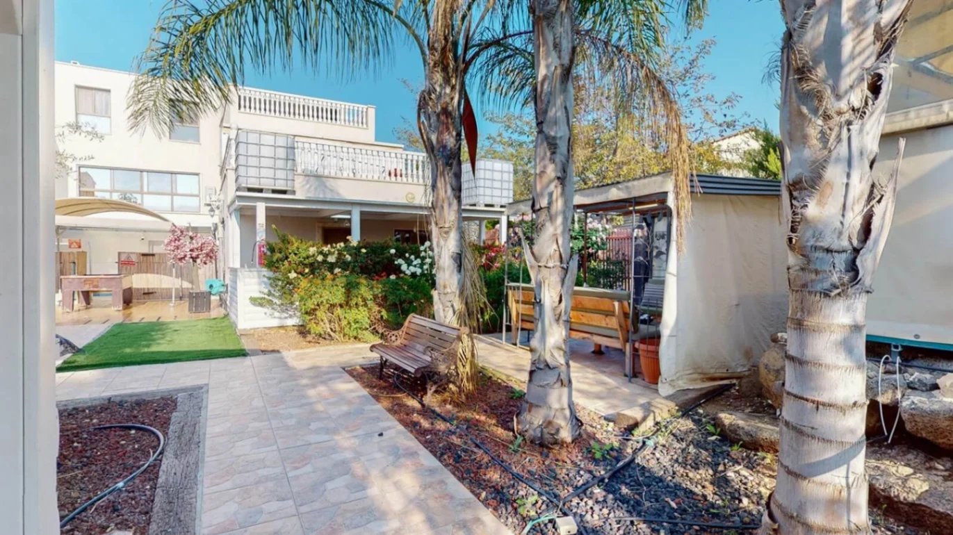 Richmond Had-Nes Mansion - Luxury hospitality complex, 2 suites and a penthouse