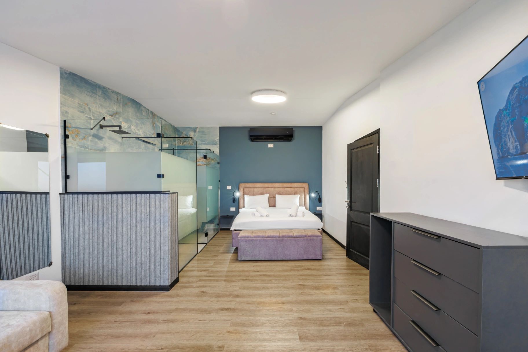 Luxury Villa Raz in the Sea of Galilee 3