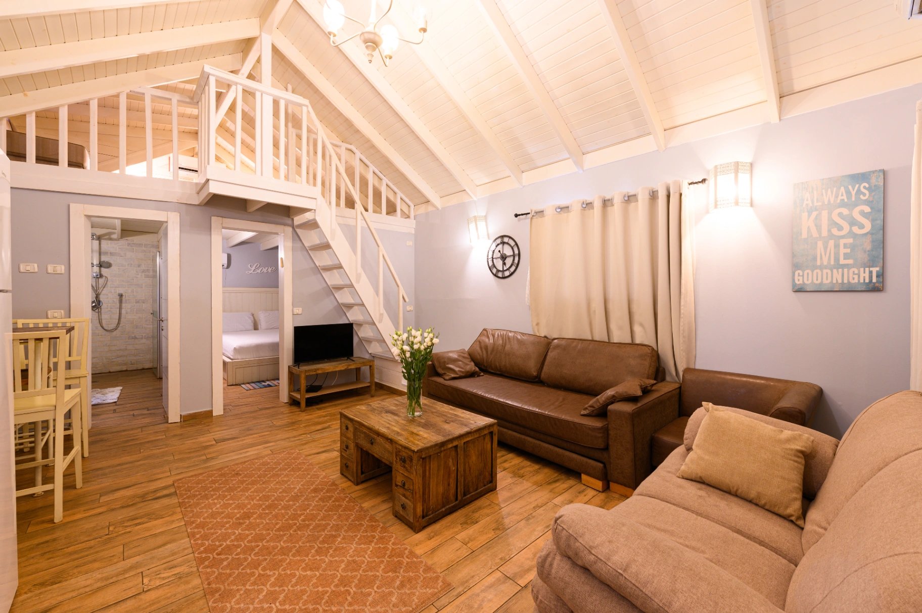 Family Cabin Gallery - Yeluz Cabins