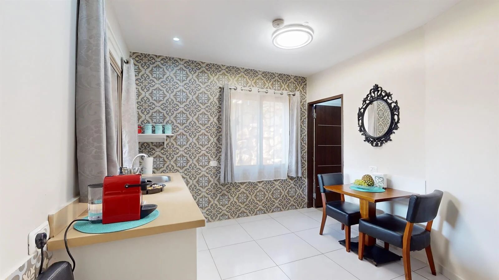 Lior Garden Suite - Richmond Mansion 4