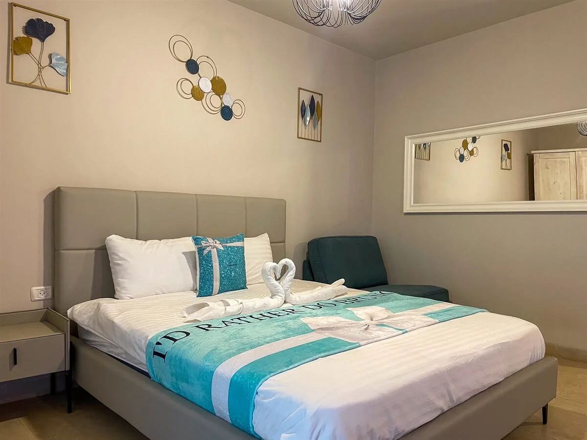 Suite with Private Pool - Tiffany Suites 5