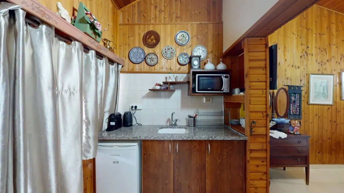 Romantic Yuval Cabin - Beit HaZora 4