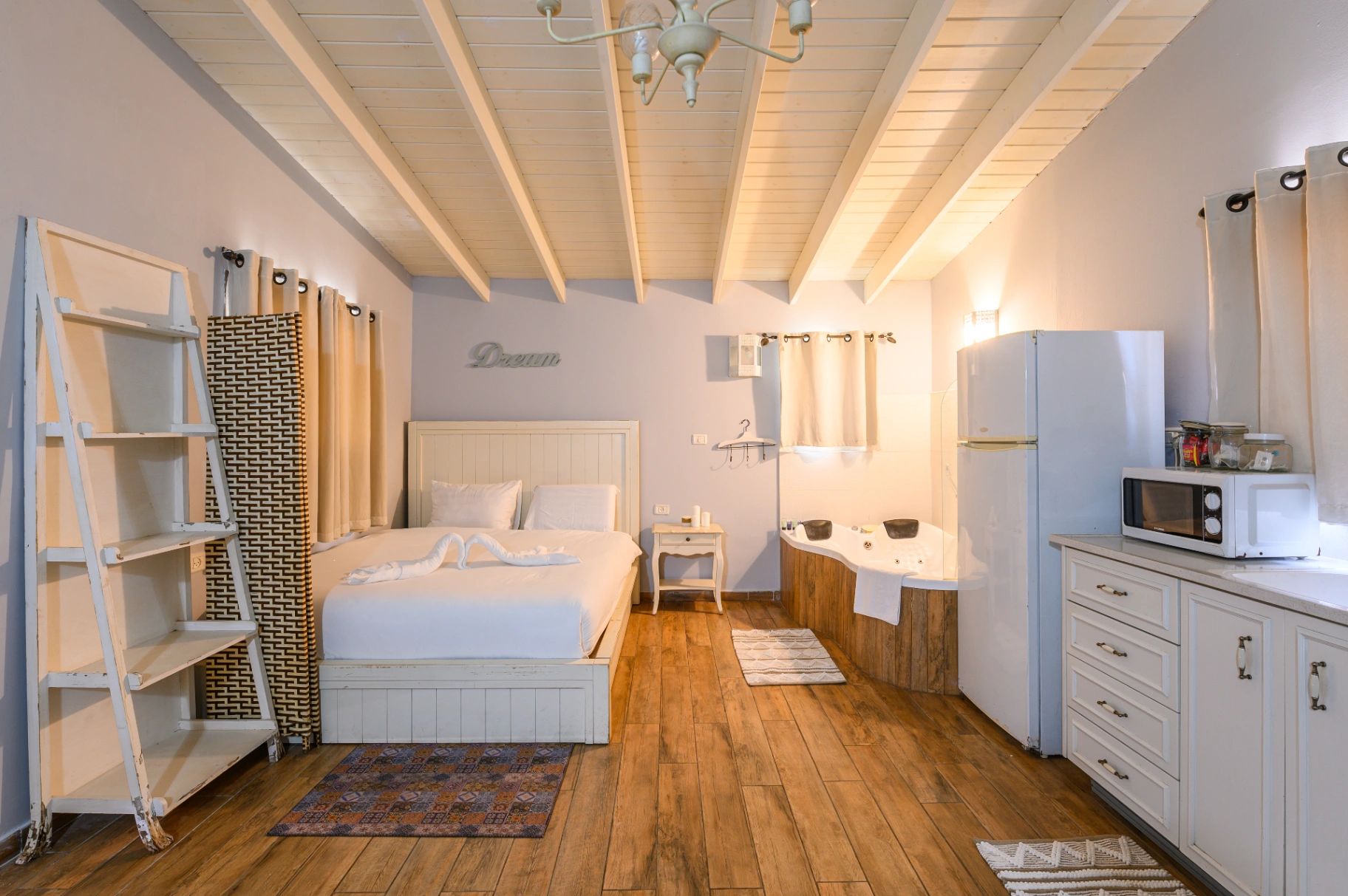 Romantic Cabin No. 2 - Yeluz Cabins 3