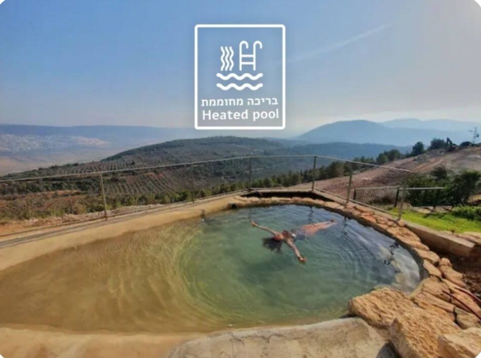 The Enchanted Gibbons Suite in Hararit, Lower Galilee & Valleys, Israel