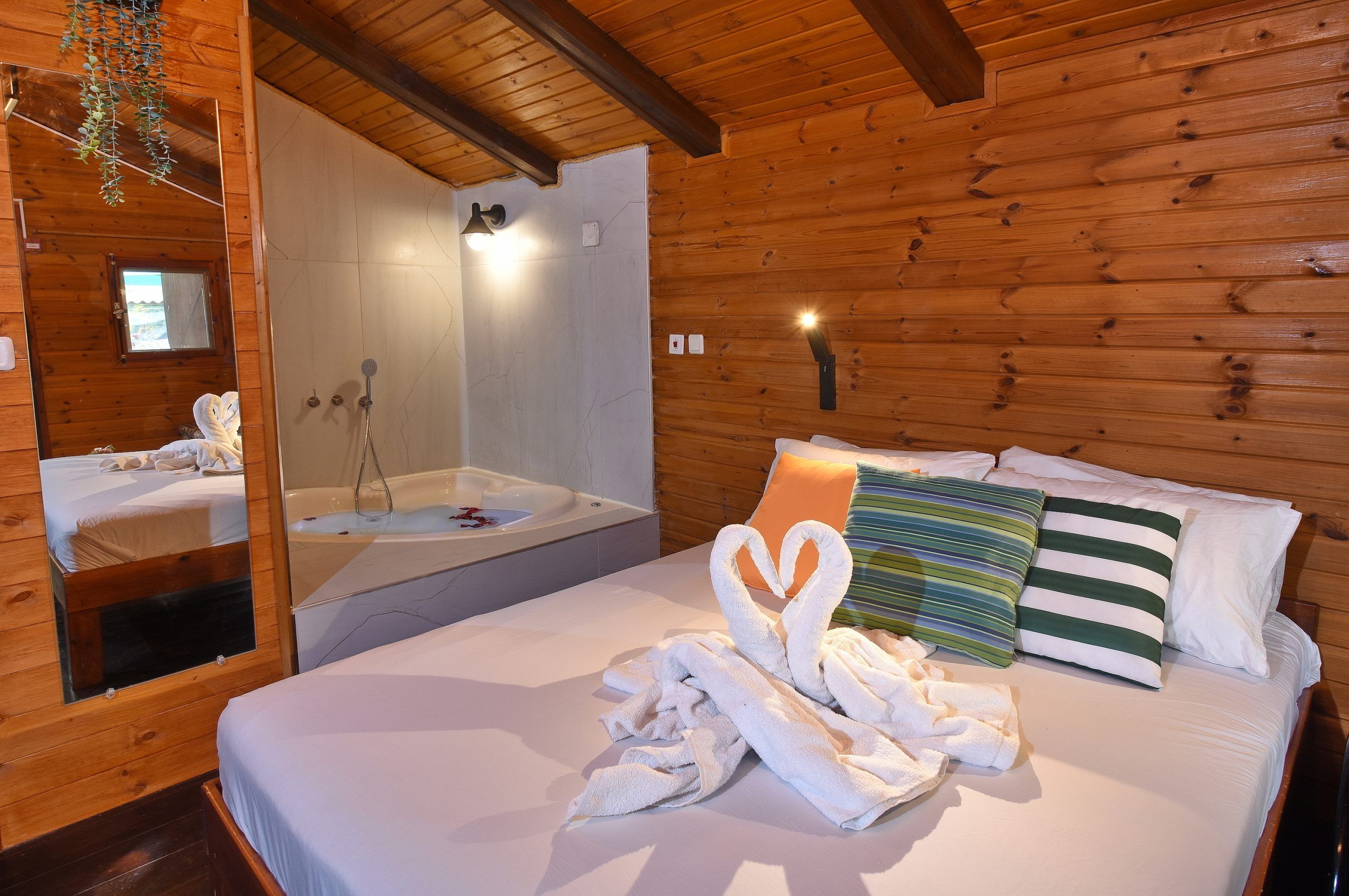 פינה במעיין - הבקתה הרומנטית 4