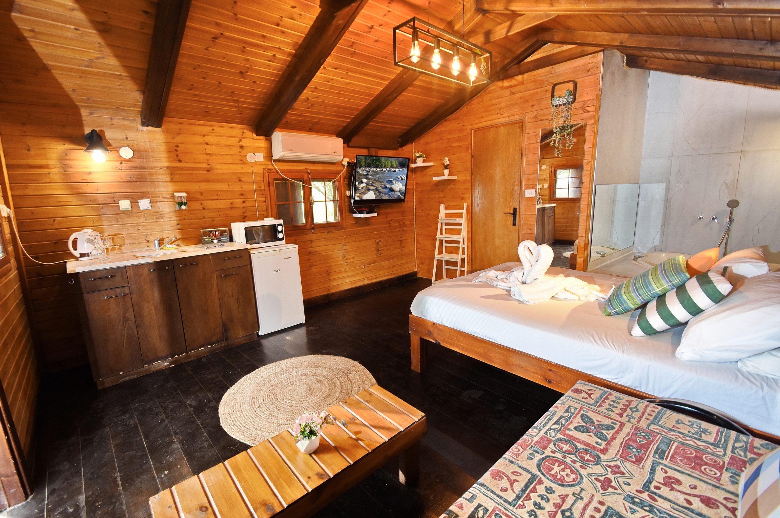 פינה במעיין - הבקתה הרומנטית 5