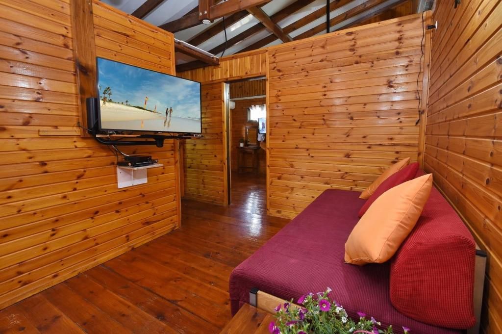 A Corner in the Spring - The Large Family Cabin 2