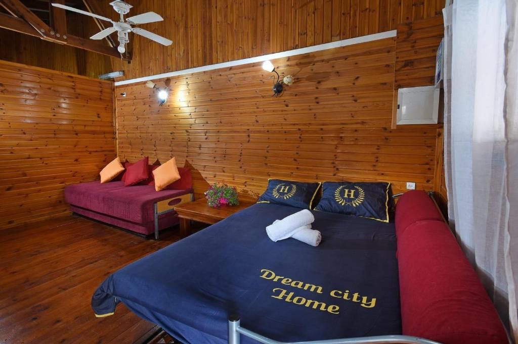 A Corner in the Spring - The Large Family Cabin 5